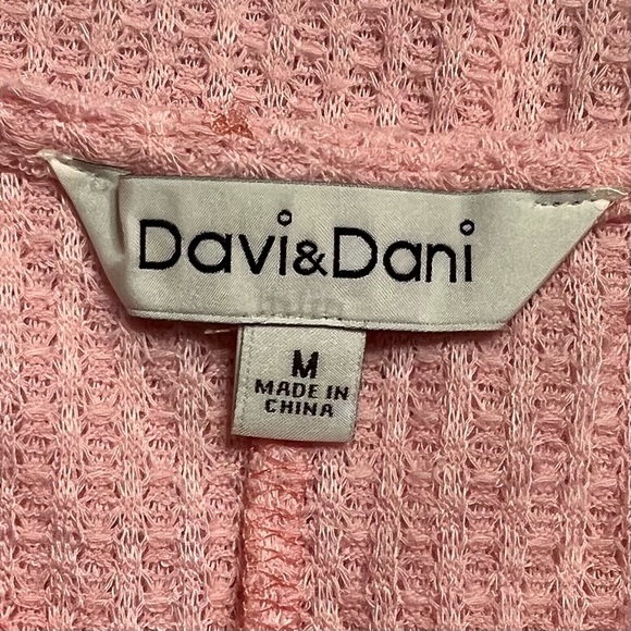 Davi & Dani Short Sleeve Top - Picture 4 of 6
